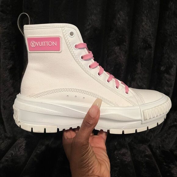 Louis Vuitton High top Sneakers - Picture 1 of 5